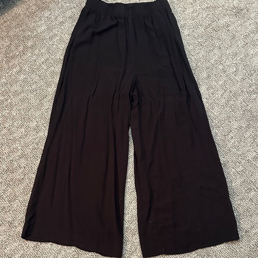 H&M black cropped pants
